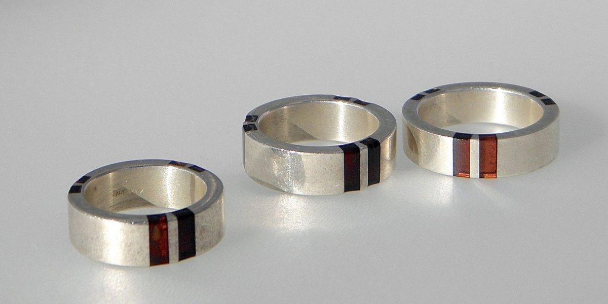 078 - Inlaid Amber Ring
