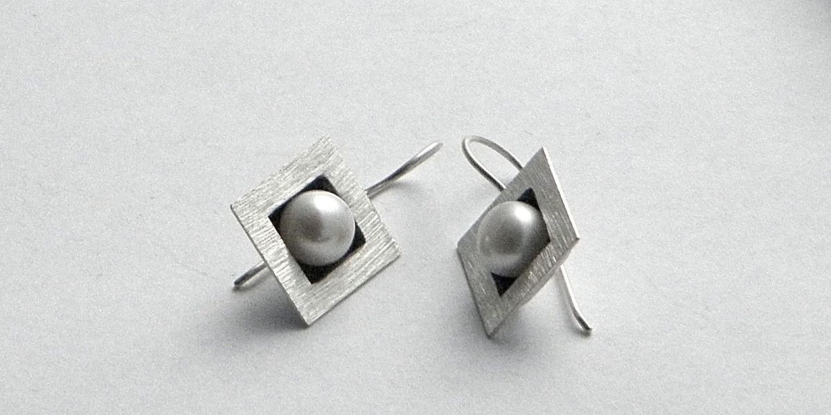 133 - Square Pearl Earrings
