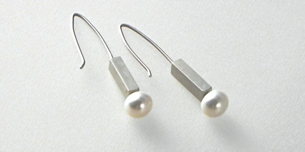 528 - 7mm Pearl Earrings