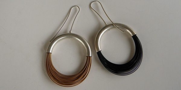 862 - Black Gold Or Silver Color Wire Earrings