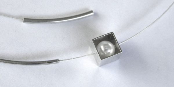921 - Pearl In Cube Necklace