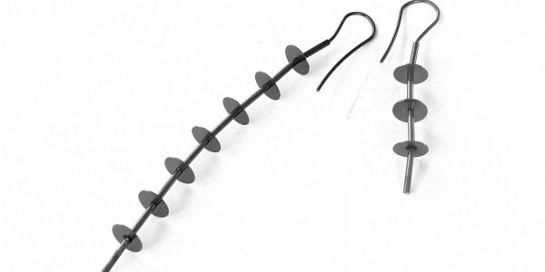 931 - Long Or Short Black Flexible Earrings